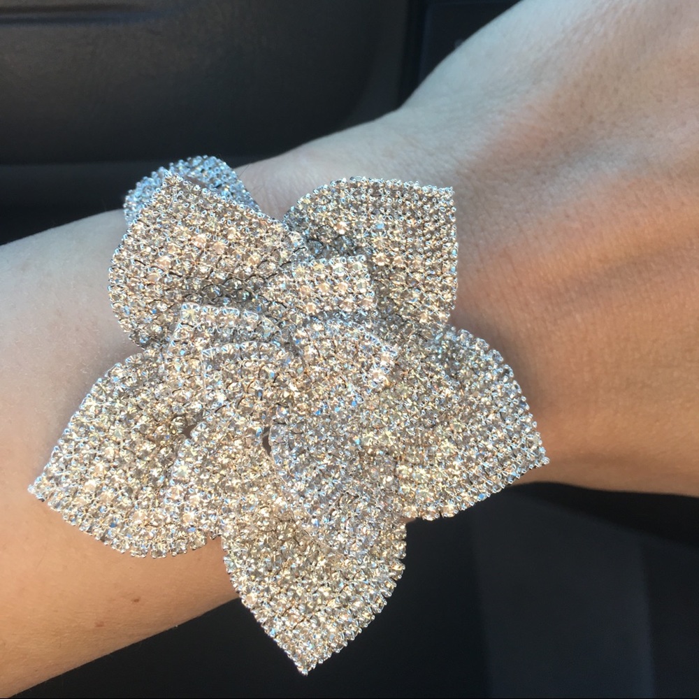 Bling flower bracelet